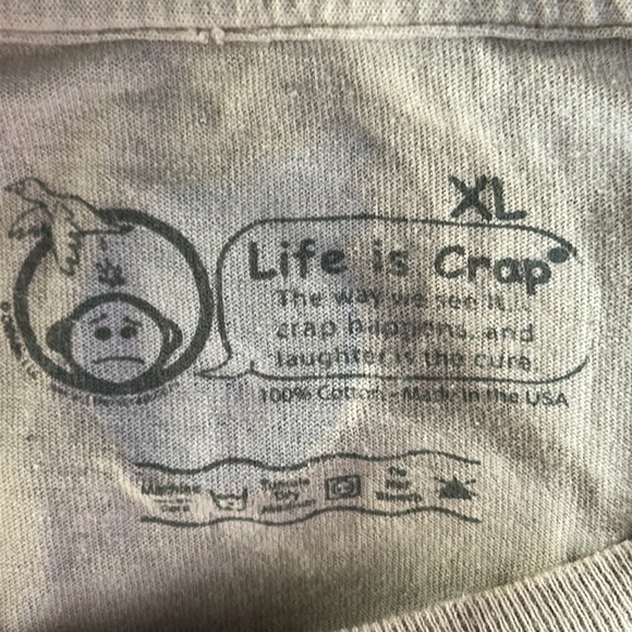 Life is Crap tee size XL - Picture 6 of 6